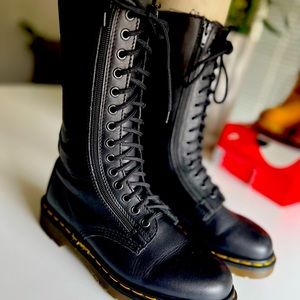 1999 Dr. Martens IB99 Virginia Leather Mid Calf Boots